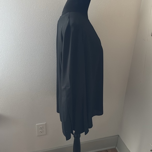 Talbots black crepe pleated bell sleeves back key hole top blouse Sz XL new - Picture 4 of 9